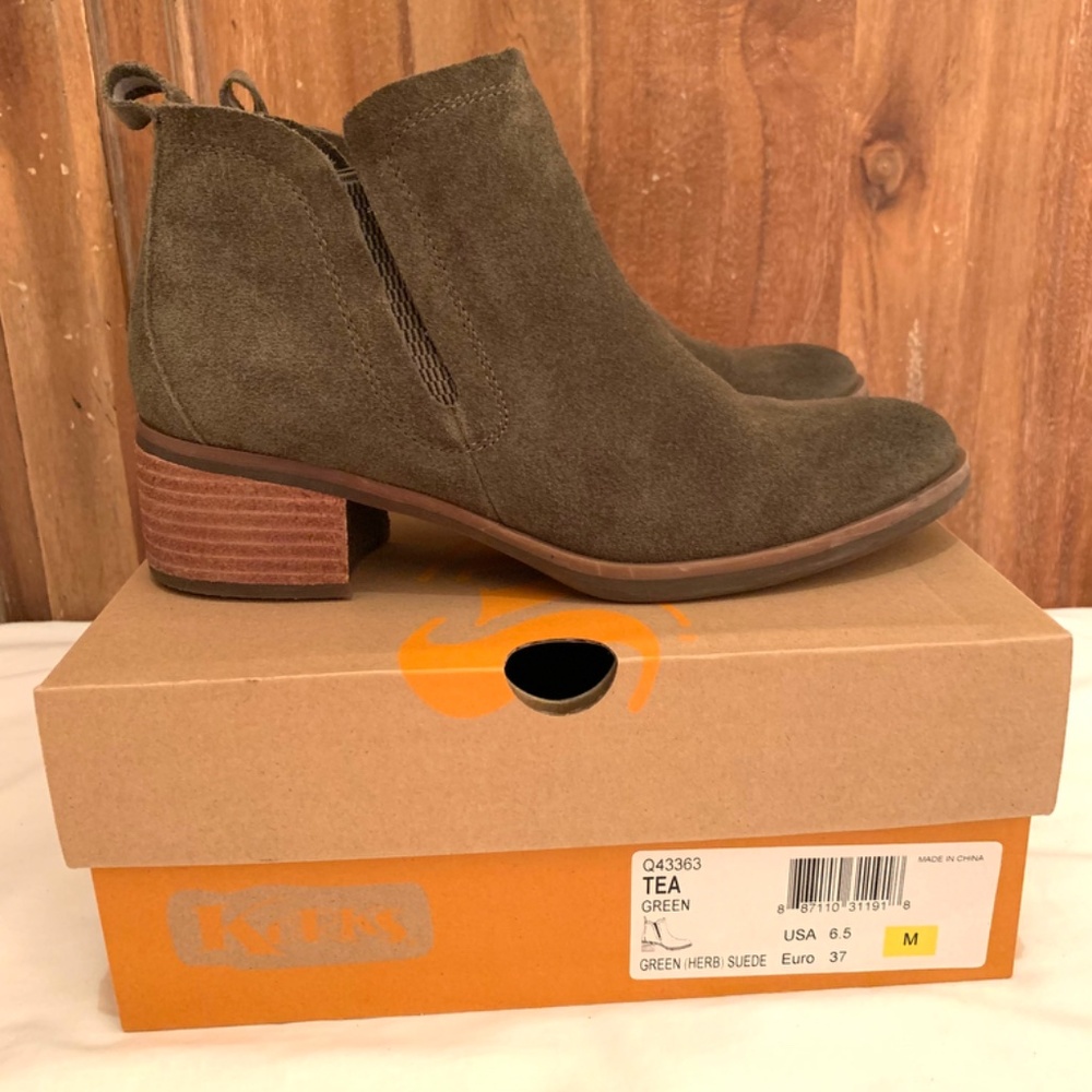 Korks Tea Green Herb Suede Chelsea Ankle Boots Size 6.5M